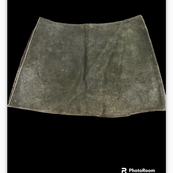 Vintage olive green suede mini skirt perfect for fall - Picture 4 of 6